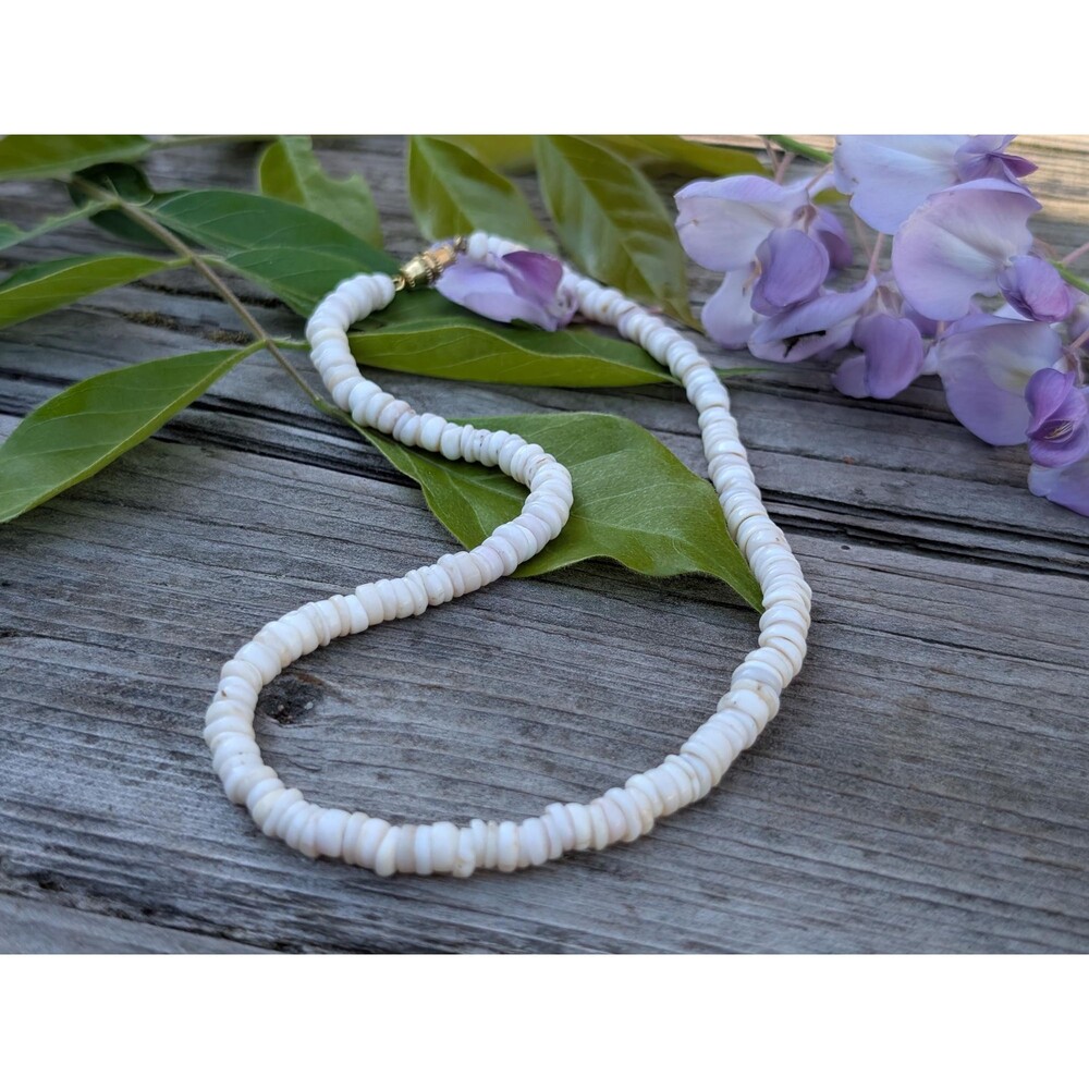 Vintage Authentic Puka Shell Necklace; 80s Surfer Beachy Necklace